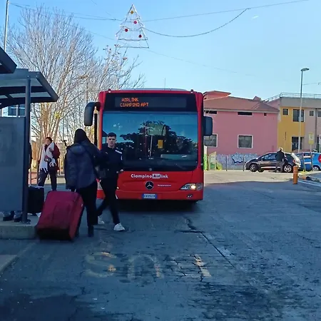 Affittacamere Adriatic 50 M Dalla Stazione Ferroviaria Di E Dalla Navetta Aeroportuale