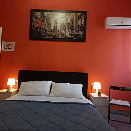 Adriatic 50 M Dalla Stazione Ferroviaria Di E Dalla Navetta Aeroportuale Guest house 3*