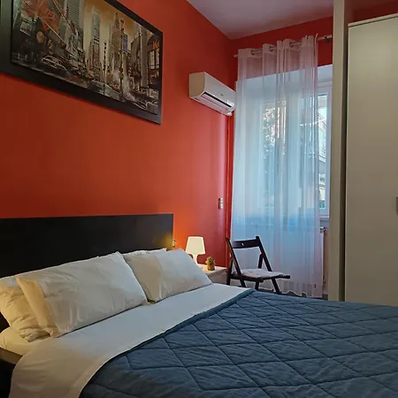 Guest house Adriatic 50 M Dalla Stazione Ferroviaria Di E Dalla Navetta Aeroportuale 3*