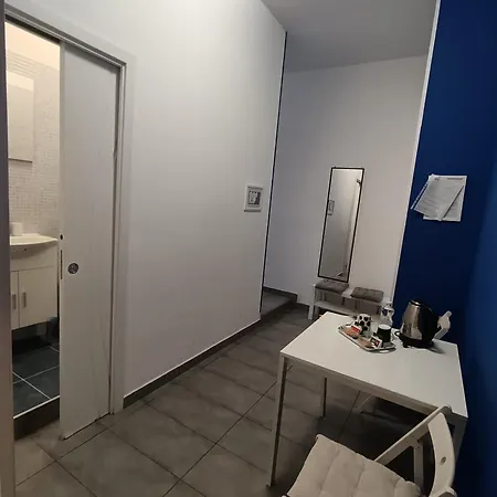 Guest house Adriatic 50 M Dalla Stazione Ferroviaria Di E Dalla Navetta Aeroportuale