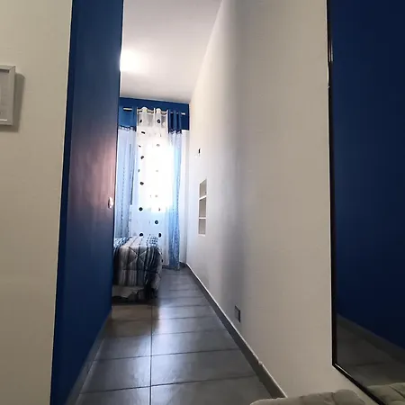 Adriatic 50 M Dalla Stazione Ferroviaria Di E Dalla Navetta Aeroportuale Guest house Ciampino