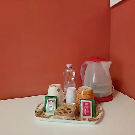 Adriatic 50 M Dalla Stazione Ferroviaria Di E Dalla Navetta Aeroportuale 3* Ciampino