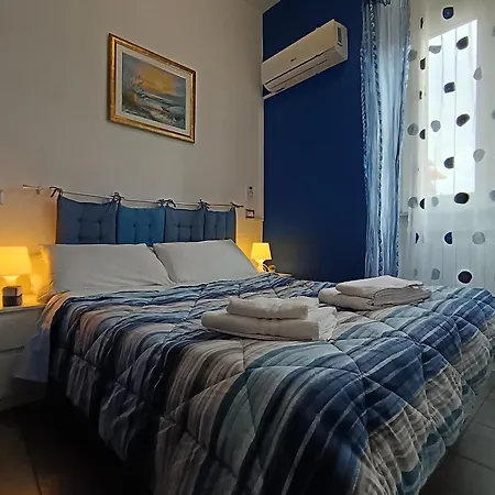 Pensjonat Adriatic 50 M Dalla Stazione Ferroviaria Di E Dalla Navetta Aeroportuale 3*