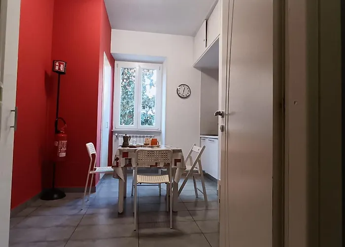 招待所 Adriatic 50 M Dalla Stazione Ferroviaria Di E Dalla Navetta Aeroportuale 3*