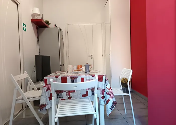 Adriatic 50 M Dalla Stazione Ferroviaria Di E Dalla Navetta Aeroportuale 钱皮诺