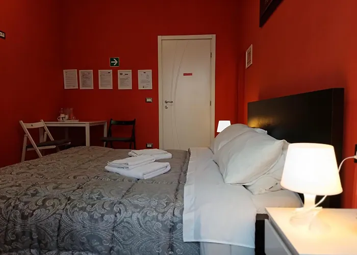 Adriatic 50 M Dalla Stazione Ferroviaria Di E Dalla Navetta Aeroportuale