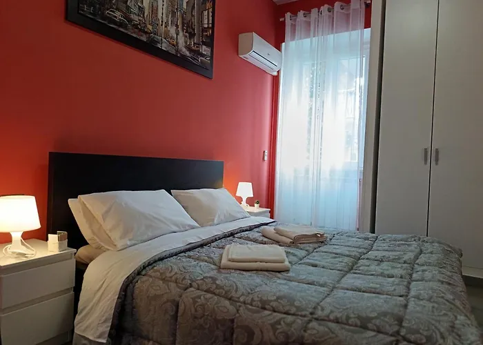 Adriatic 50 M Dalla Stazione Ferroviaria Di E Dalla Navetta Aeroportuale 招待所 3*