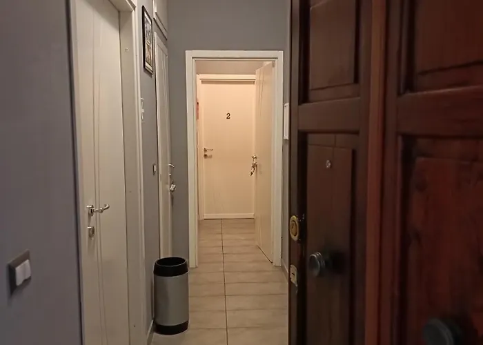 Adriatic 50 M Dalla Stazione Ferroviaria Di E Dalla Navetta Aeroportuale 招待所 3*