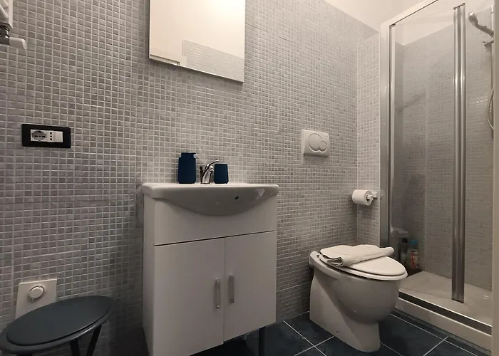 Adriatic 50 M Dalla Stazione Ferroviaria Di E Dalla Navetta Aeroportuale 招待所 钱皮诺